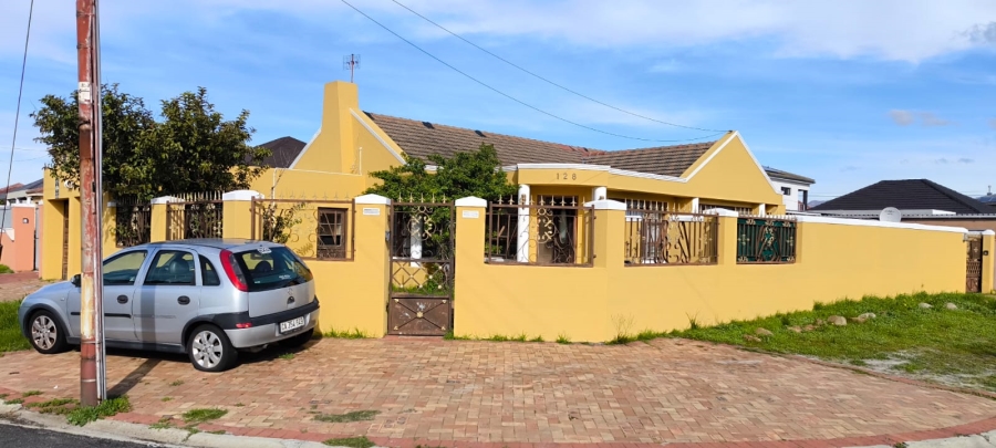 5 Bedroom Property for Sale in Crawford Western Cape